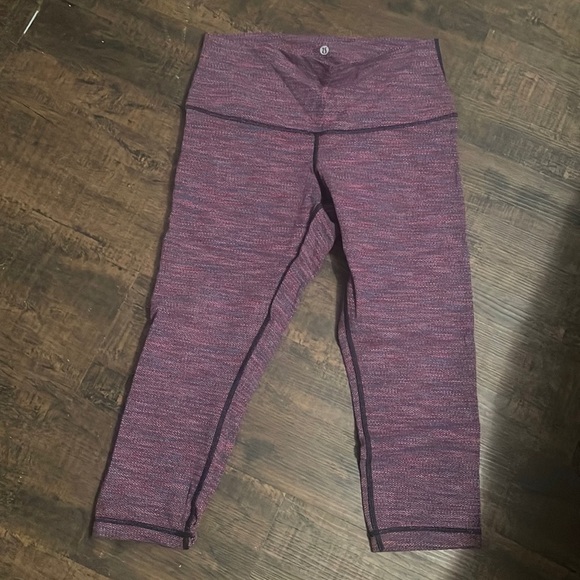 Lululemon‎ Heather Capri Leggings - Picture 1 of 5